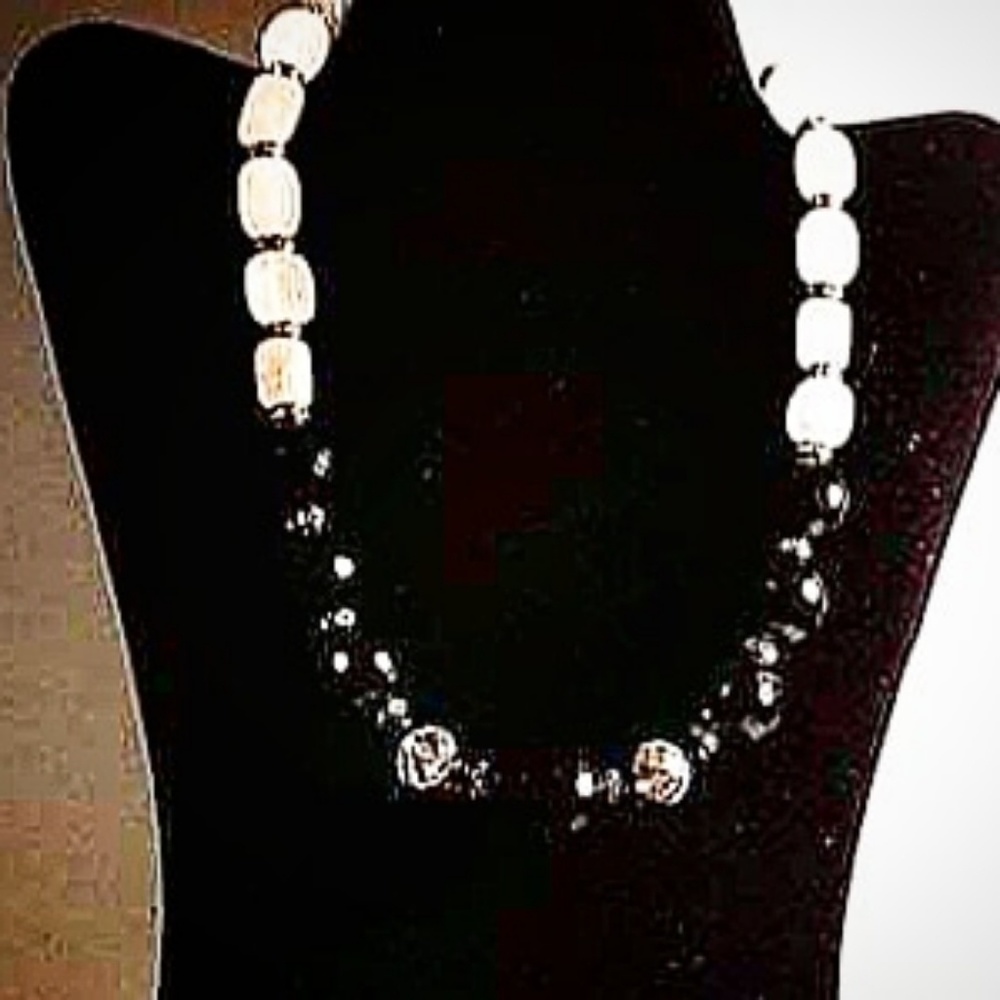 NECKLACE SET - Picture 2 of 2